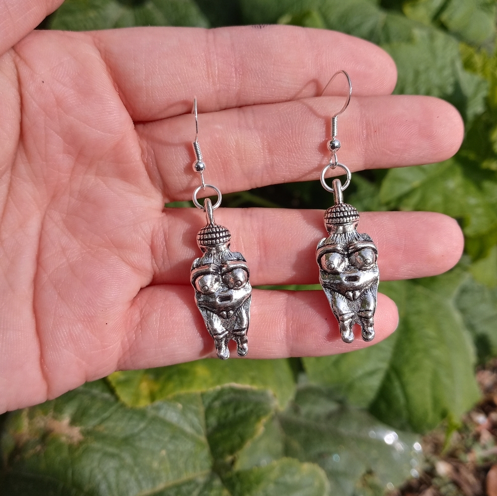 Venus of willendorf earrings - Picture 4 of 8